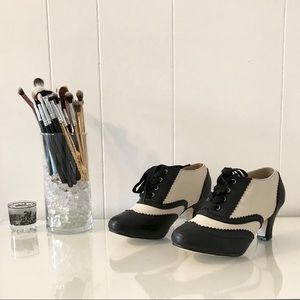 Black & Cream Oxford Heels Size 7